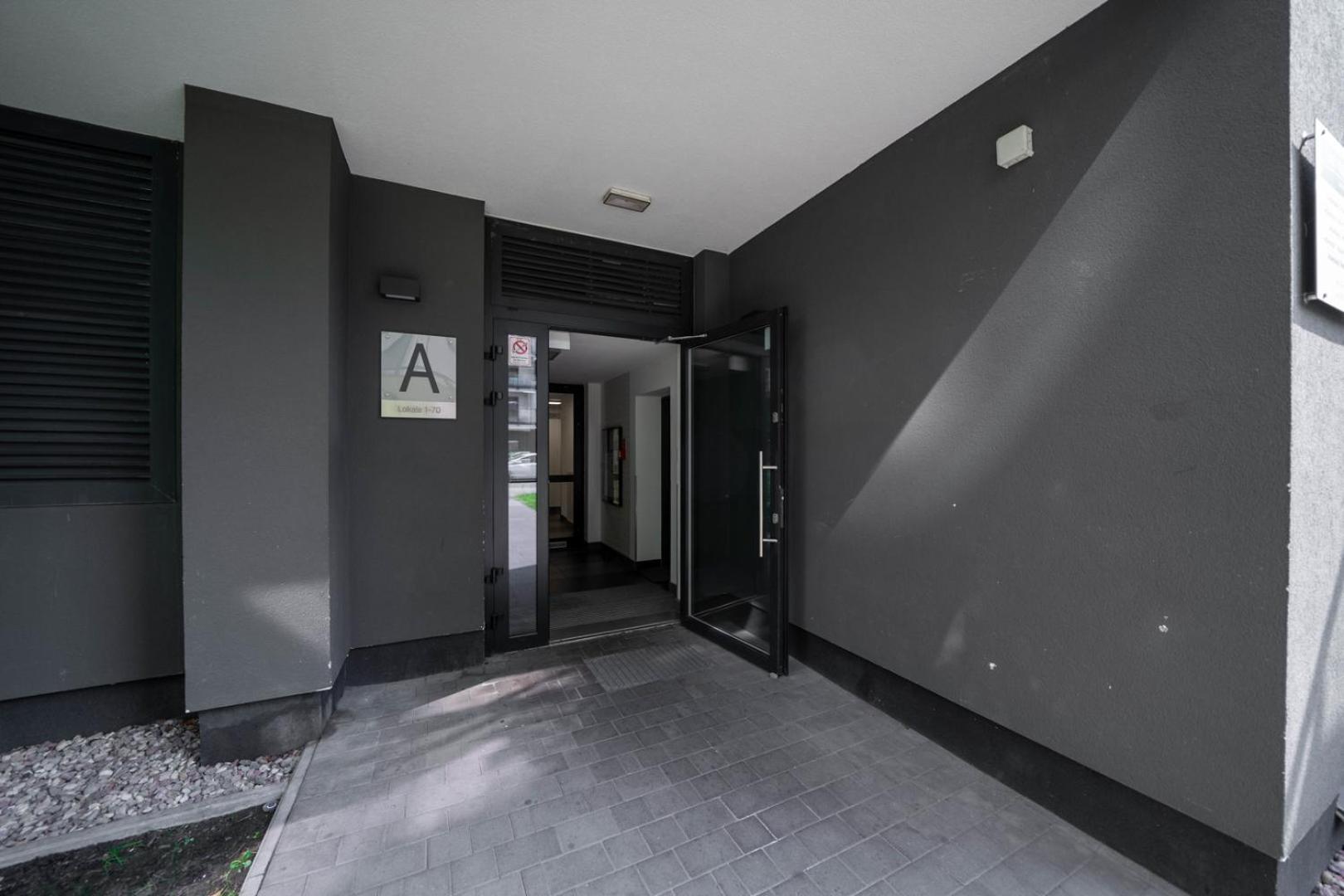 ורשה Skierniewicka Apt - Parking, Workspace, Balcony - By Rentujemy מראה חיצוני תמונה